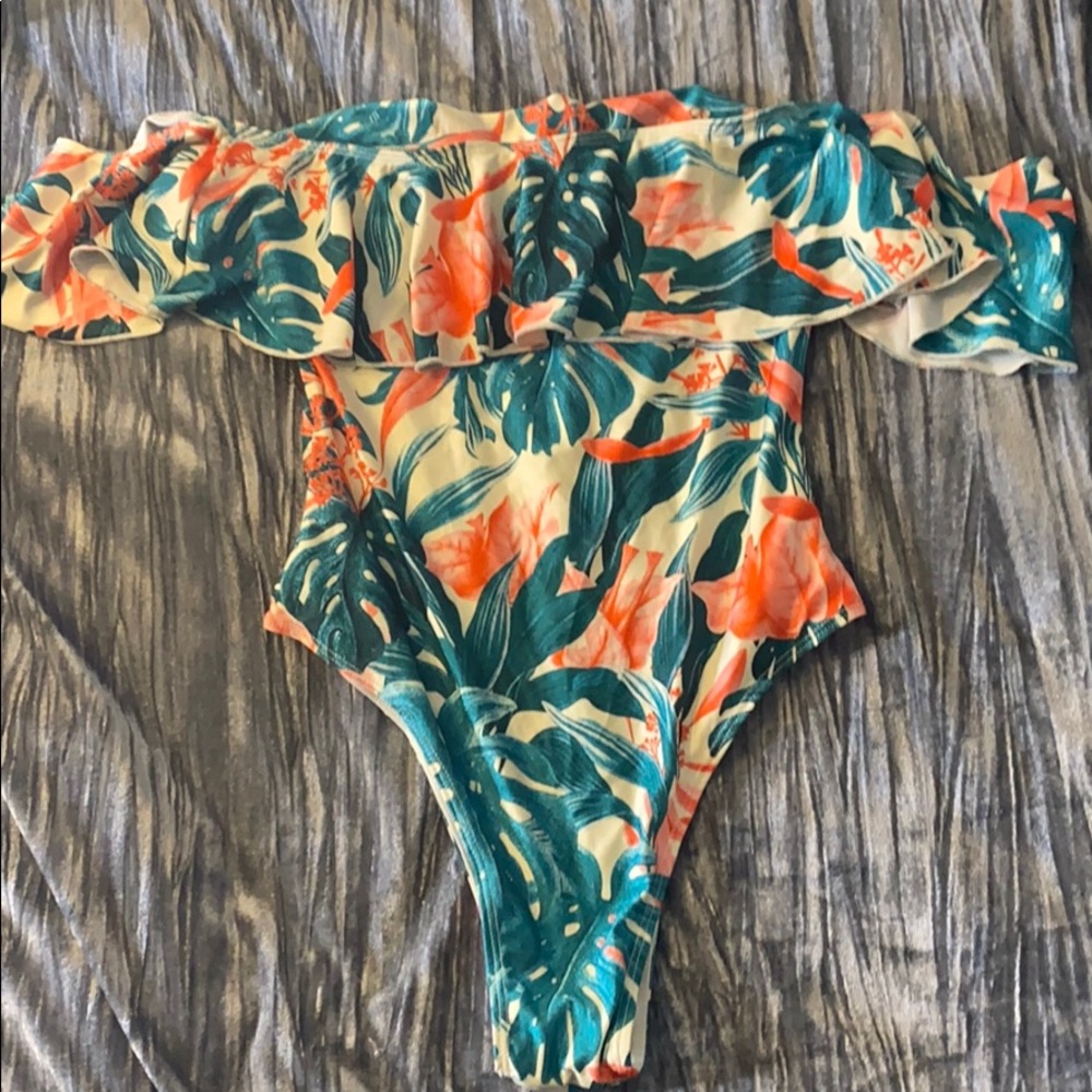 Off the shoulder 1 piece swimsuit